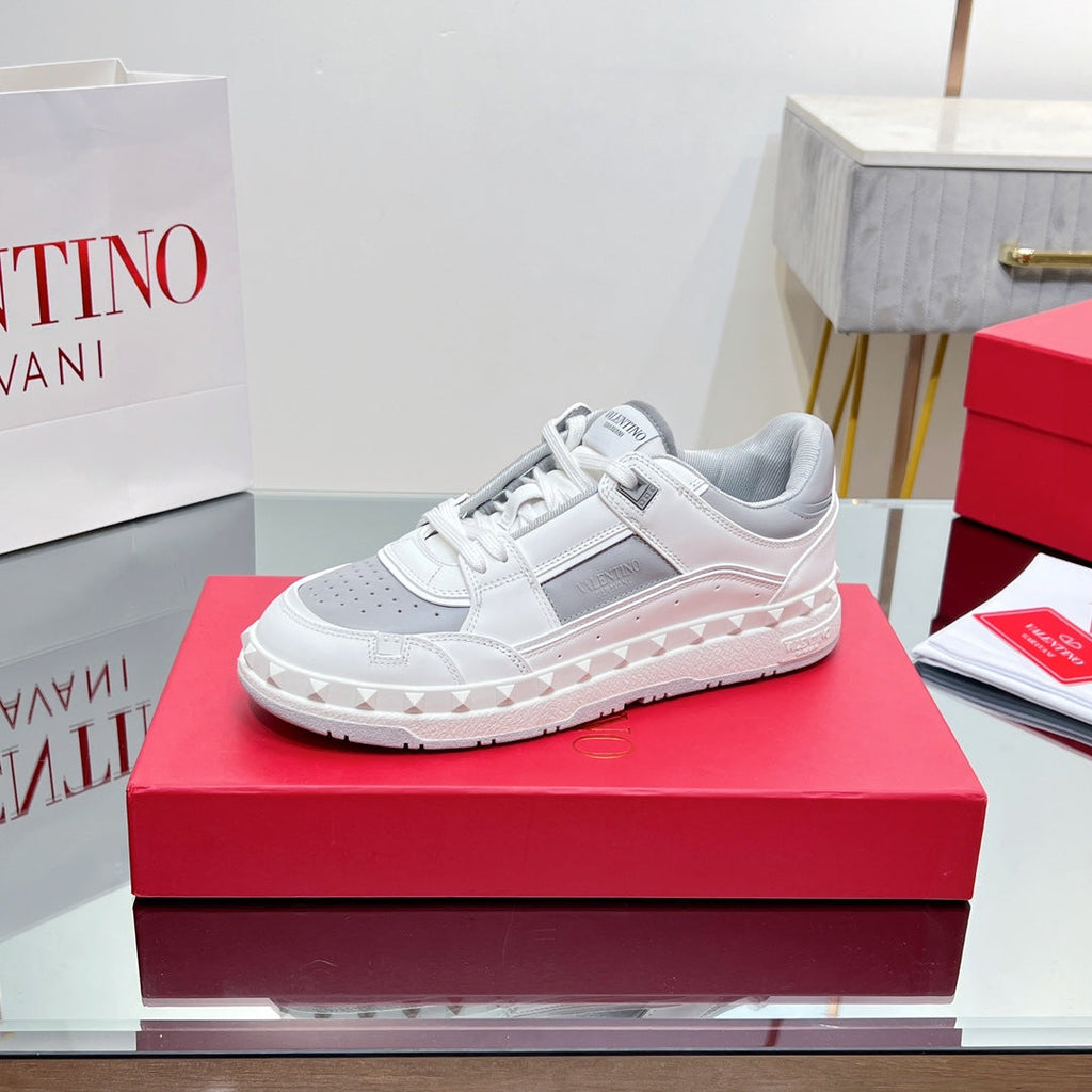 VALENTINO 25S GARAVANI FREEDOTS SNEAKERS IN WHITE MIX GREY LAMBSKIN