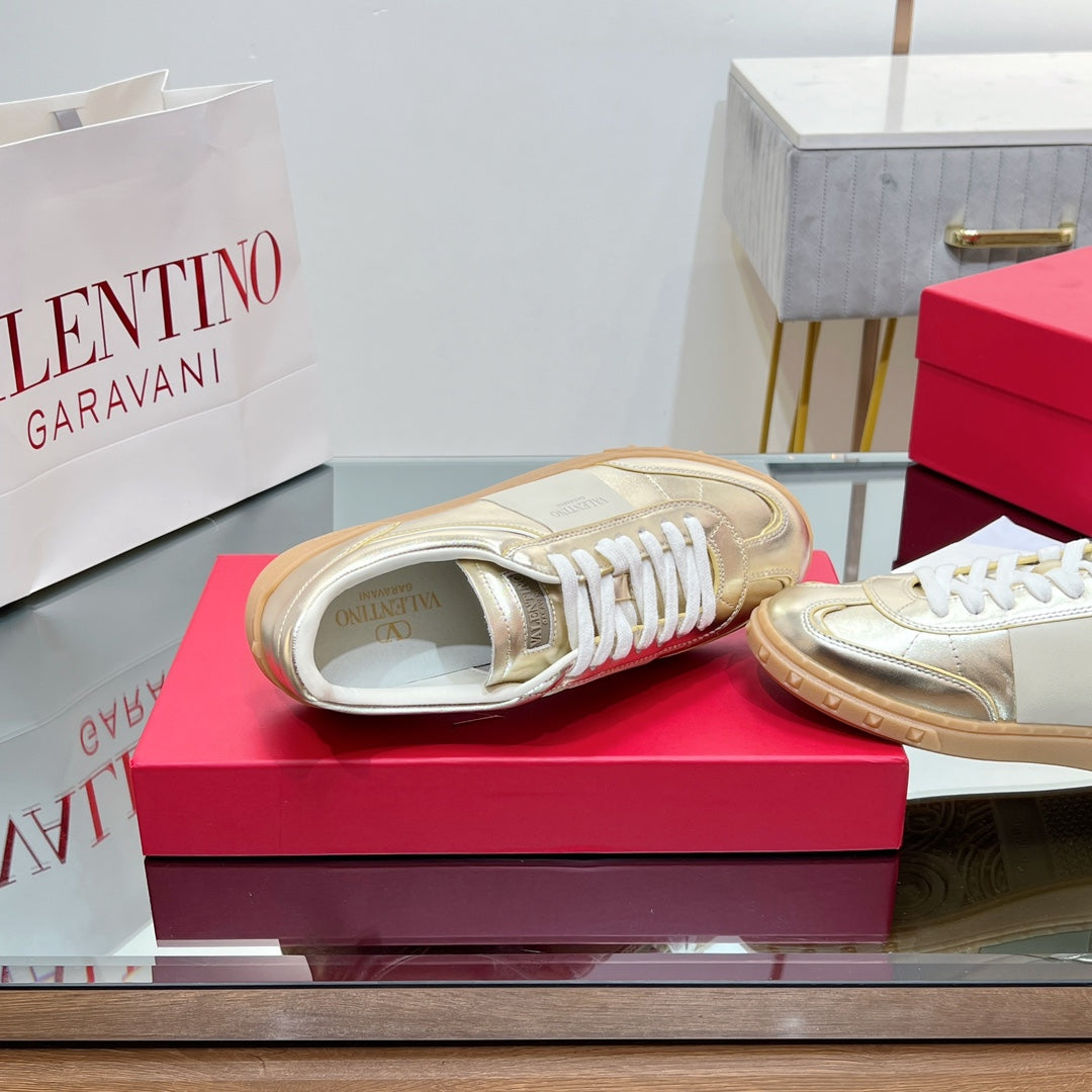 VALENTINO 25S UPVILLAGE SNEAKERS IN LIGHT GOLD LAMBSKIN