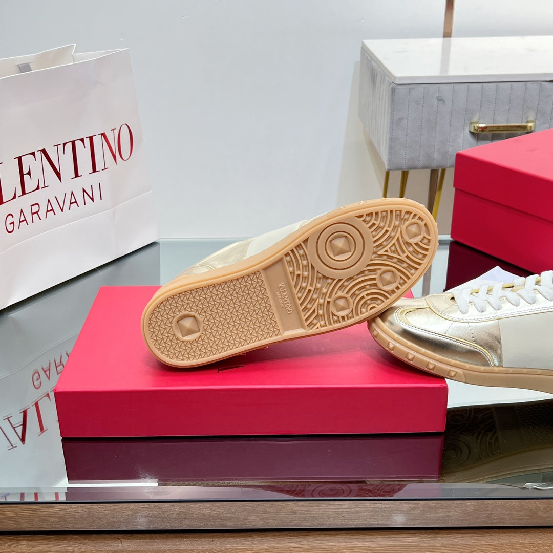 VALENTINO 25S UPVILLAGE SNEAKERS IN LIGHT GOLD LAMBSKIN