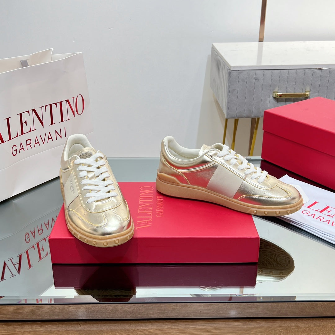 VALENTINO 25S UPVILLAGE SNEAKERS IN LIGHT GOLD LAMBSKIN