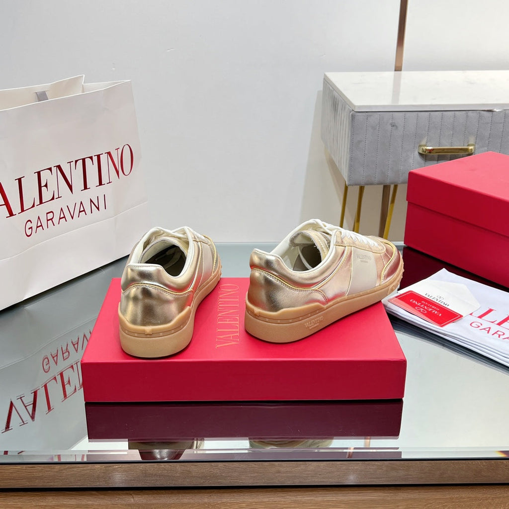 VALENTINO 25S UPVILLAGE SNEAKERS IN LIGHT GOLD LAMBSKIN