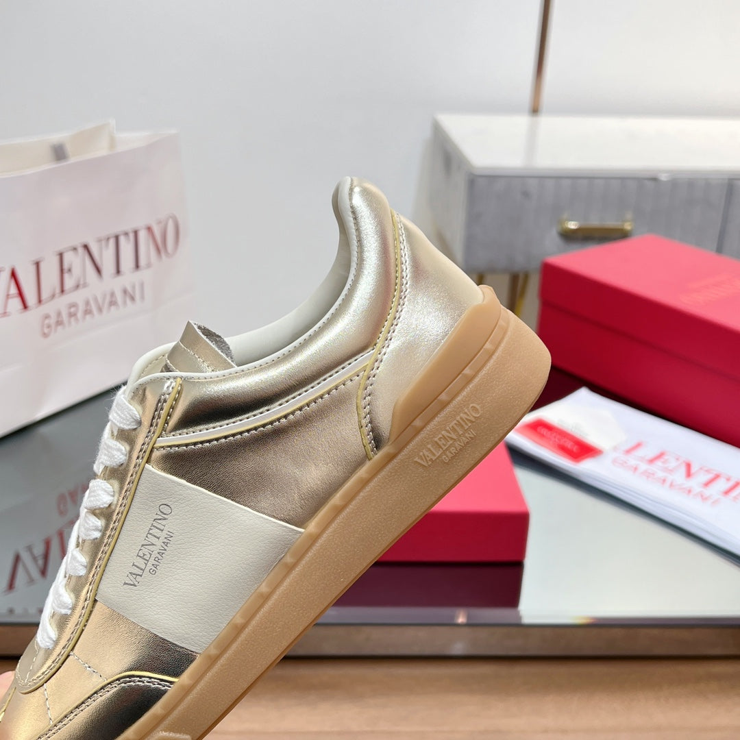 VALENTINO 25S UPVILLAGE SNEAKERS IN LIGHT GOLD LAMBSKIN
