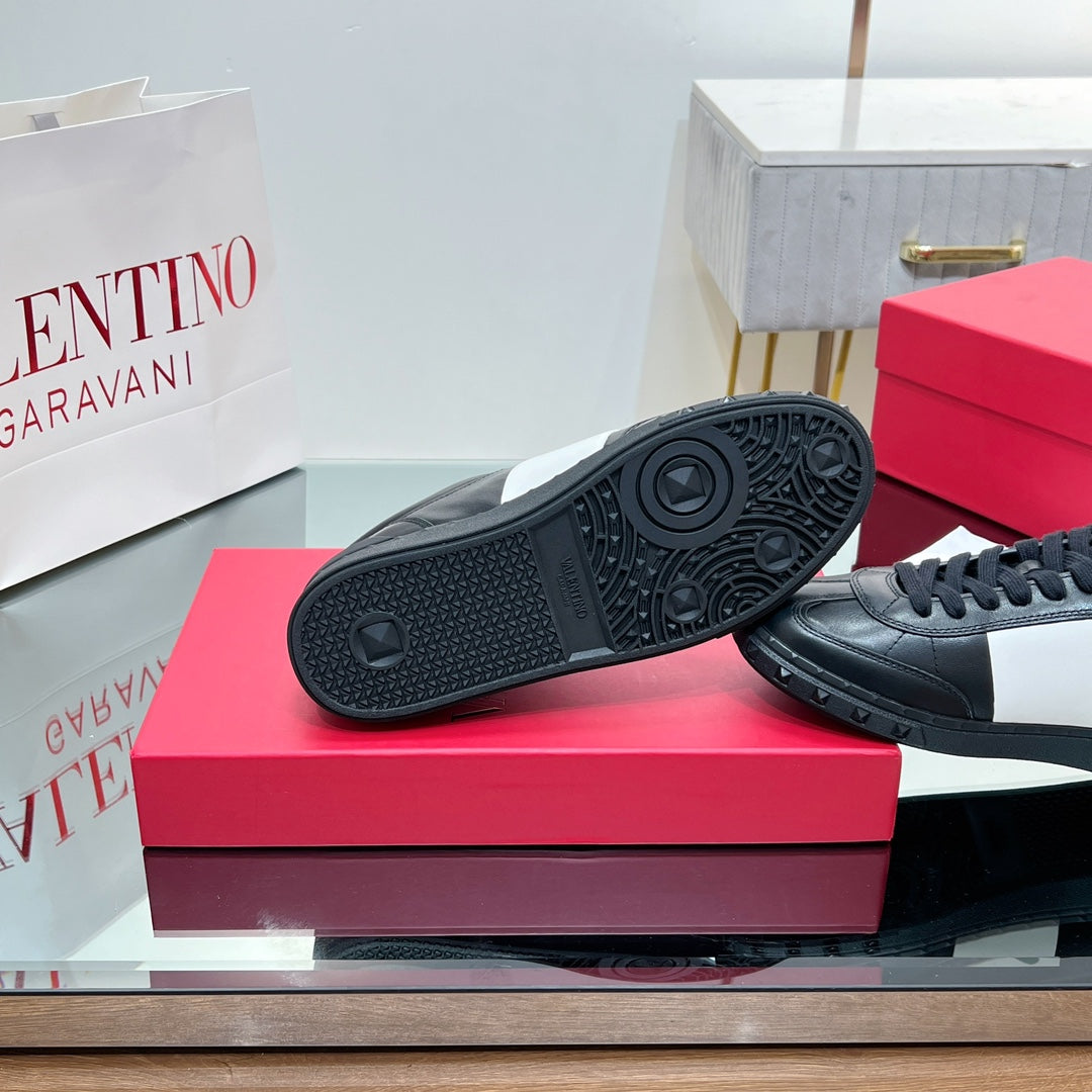 VALENTINO 25S UPVILLAGE SNEAKERS IN BLACK MIX WHITE LAMBSKIN