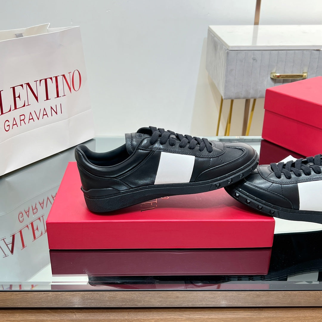VALENTINO 25S UPVILLAGE SNEAKERS IN BLACK MIX WHITE LAMBSKIN