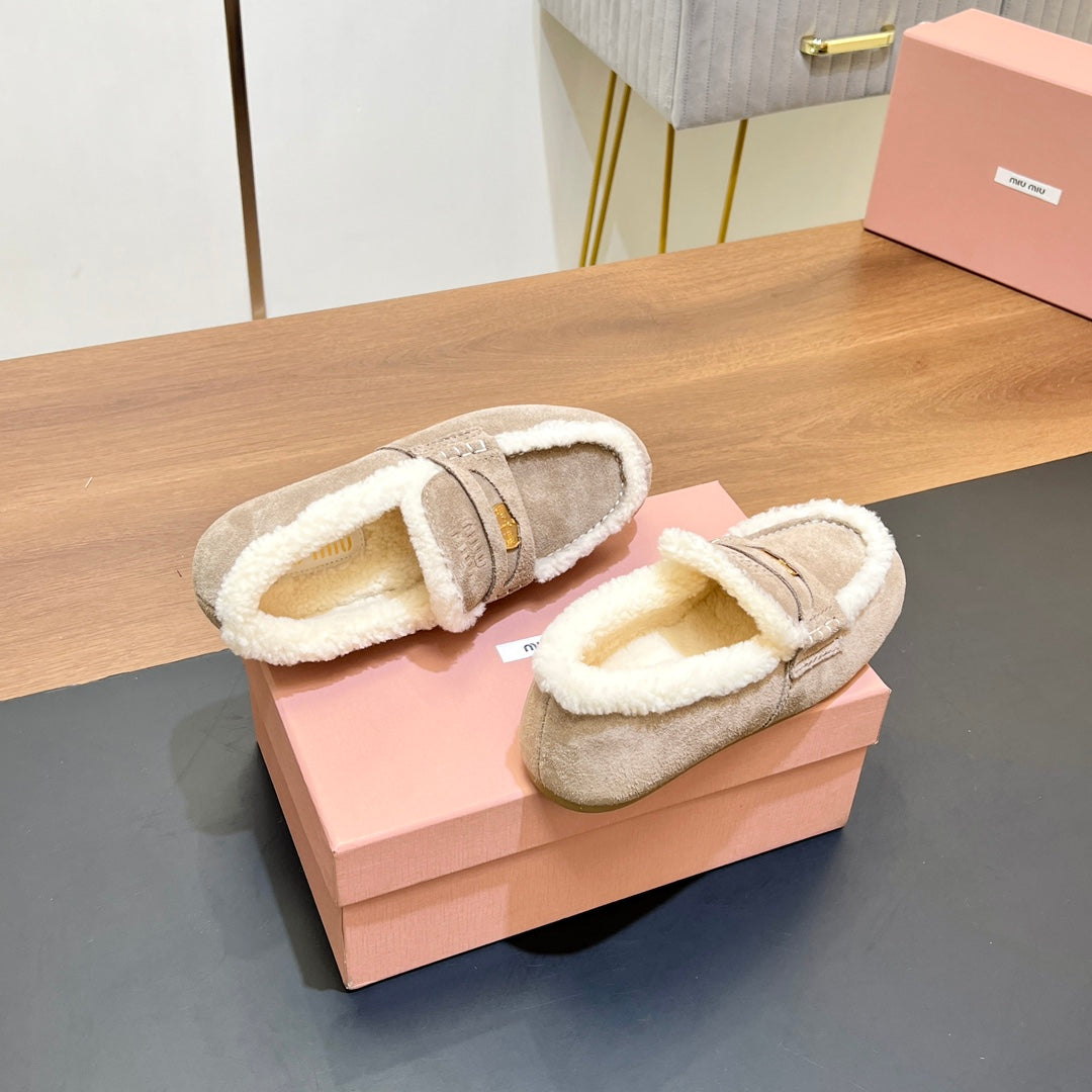 LOAFERS IN BEIGE SUEDE AND WHITE SHEARLING TRIM