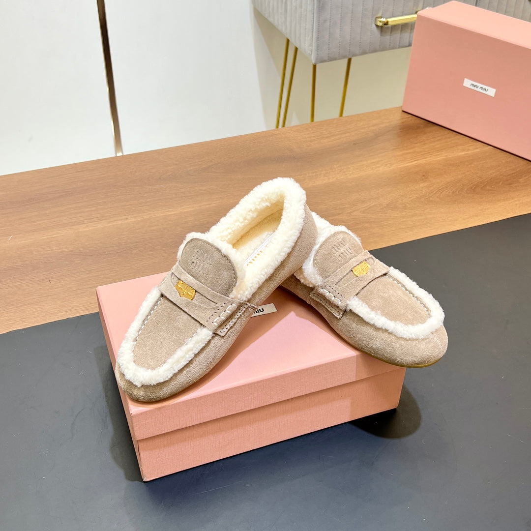 LOAFERS IN BEIGE SUEDE AND WHITE SHEARLING TRIM