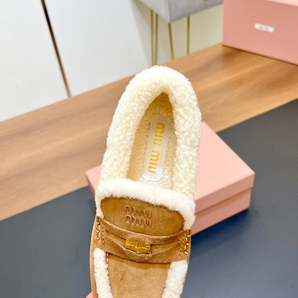 LOAFERS IN CIDER BROWN SUEDE AND WHITE SHEARLING TRIM