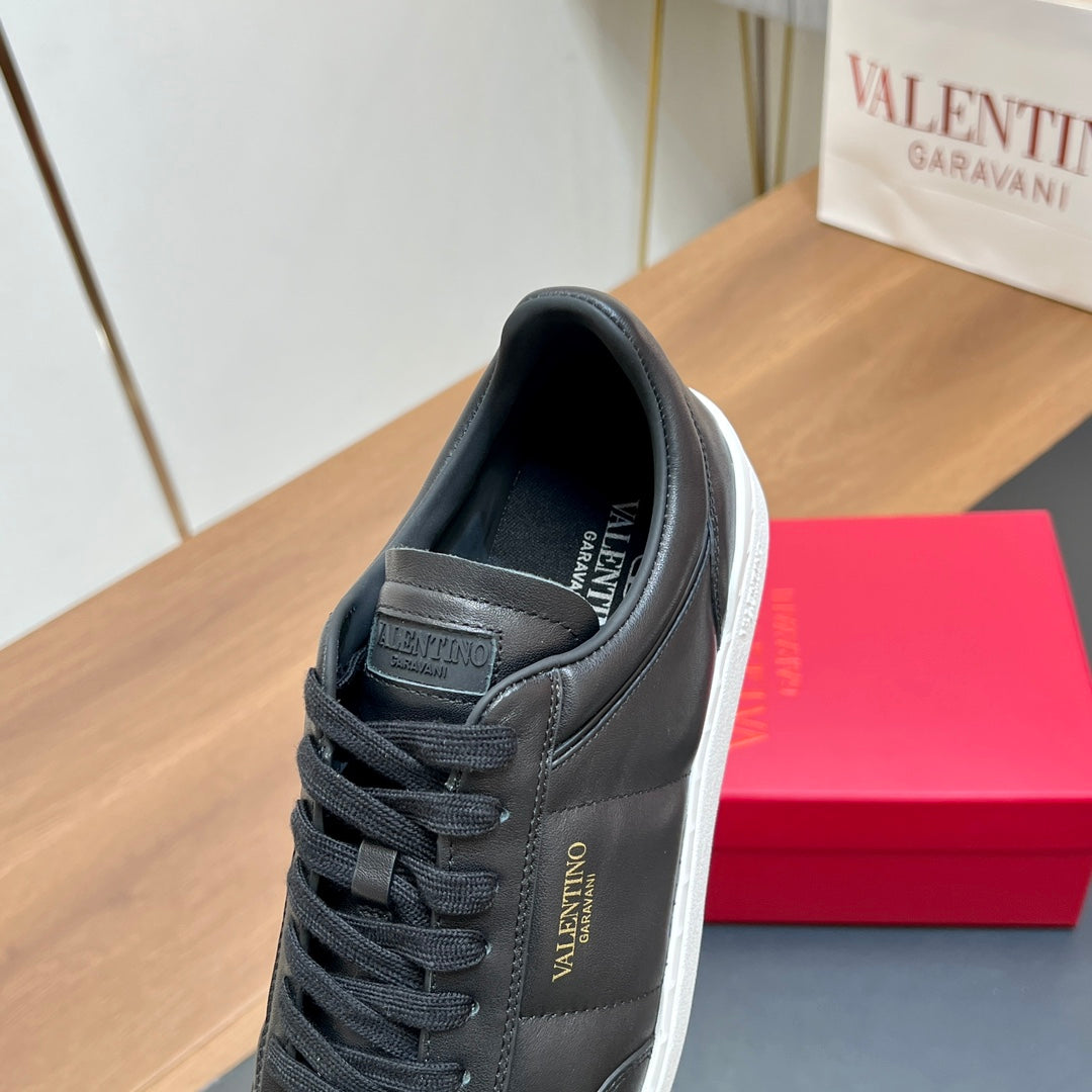 VALENTINO 25S SNEAKERS IN BLACK LAMBSKIN