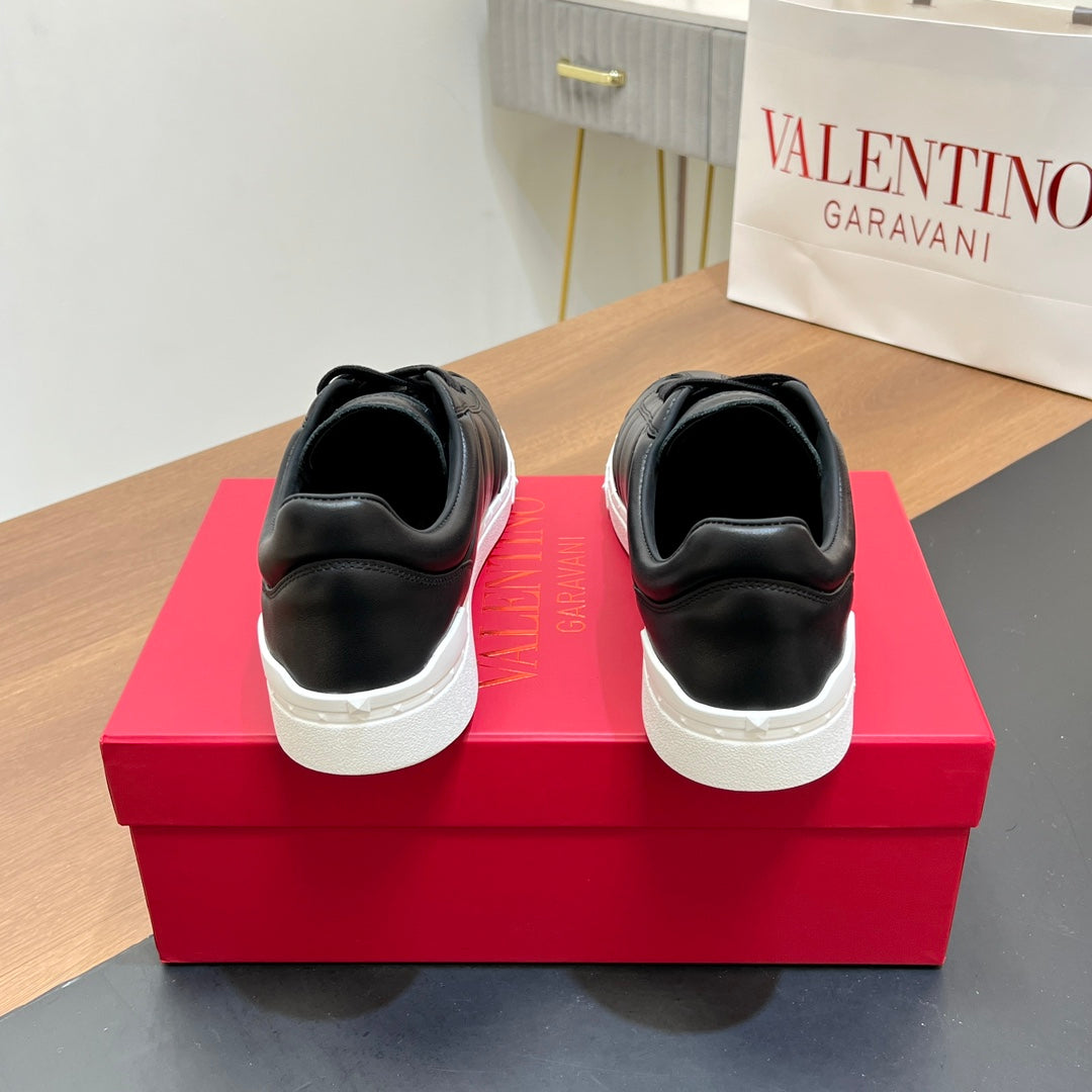 VALENTINO 25S SNEAKERS IN BLACK LAMBSKIN