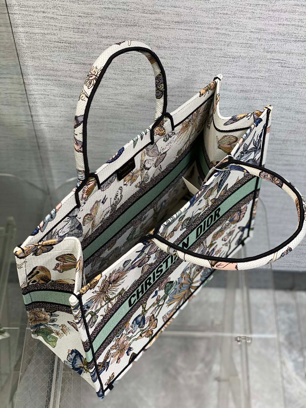 CD LARGE BOOK TOTE 41 IN COLORFUL EMBROIDERY