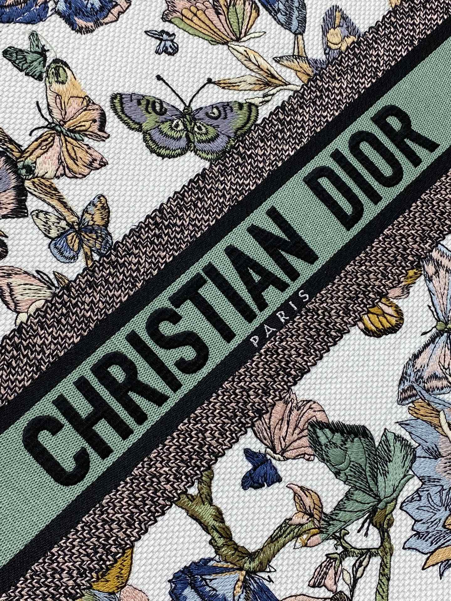 CD LARGE BOOK TOTE 41 IN COLORFUL EMBROIDERY