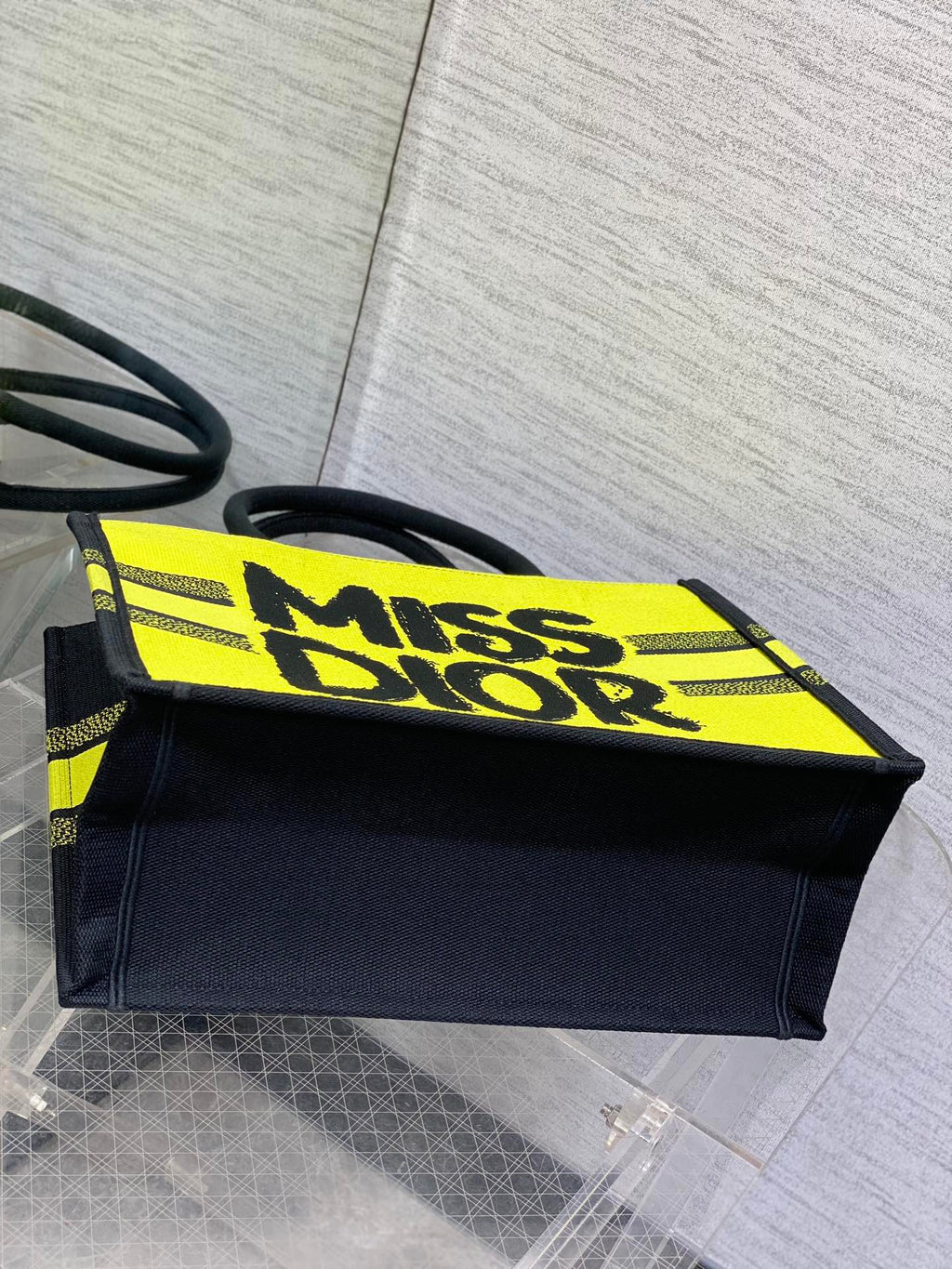 MEDIUM BOOK TOTE 36 IN COLORFUL CANVAS 226513