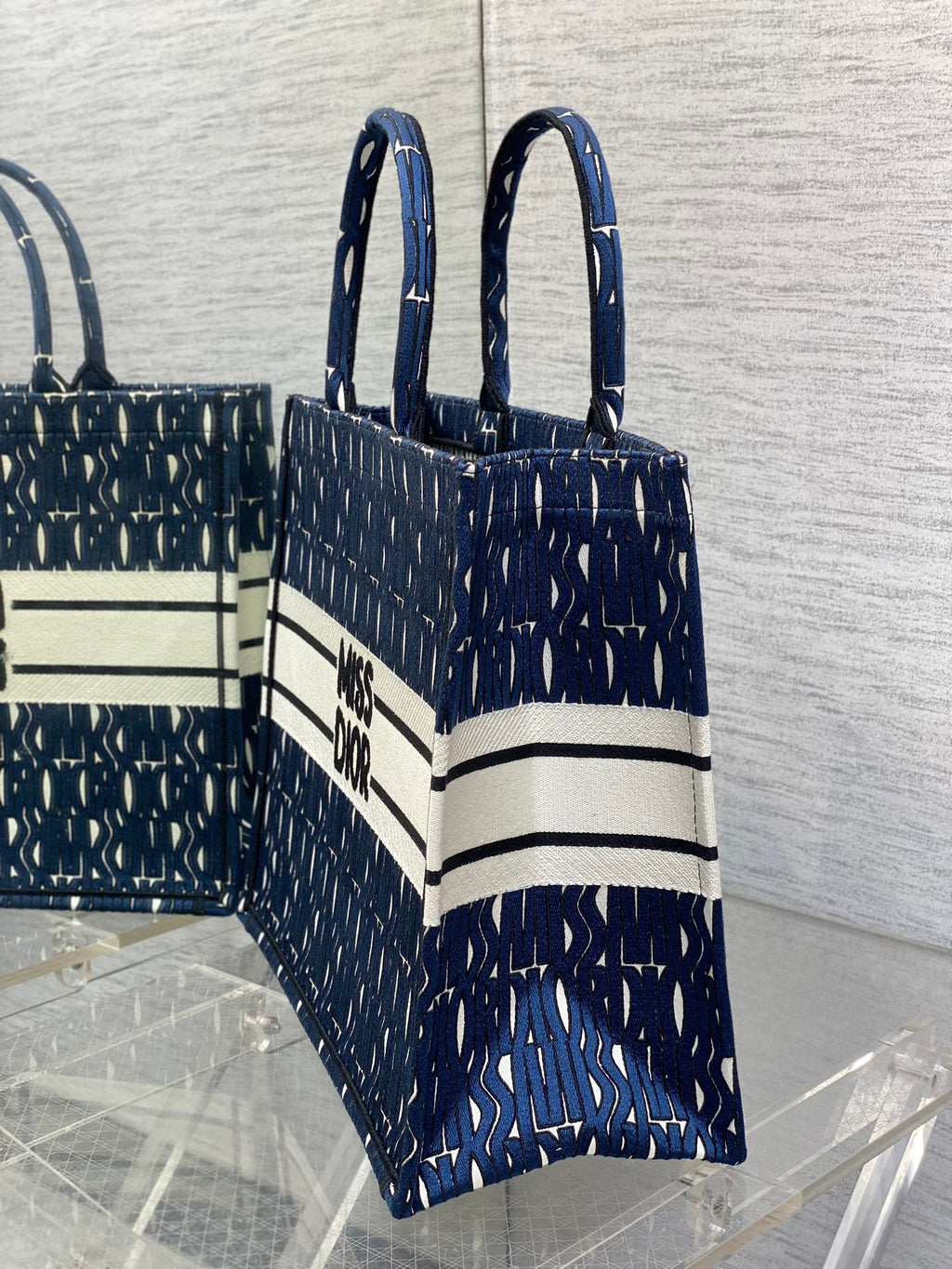 MISS LARGE TOTE 42 IN WHITE MIX DEEP COVE BLUE CANVAS