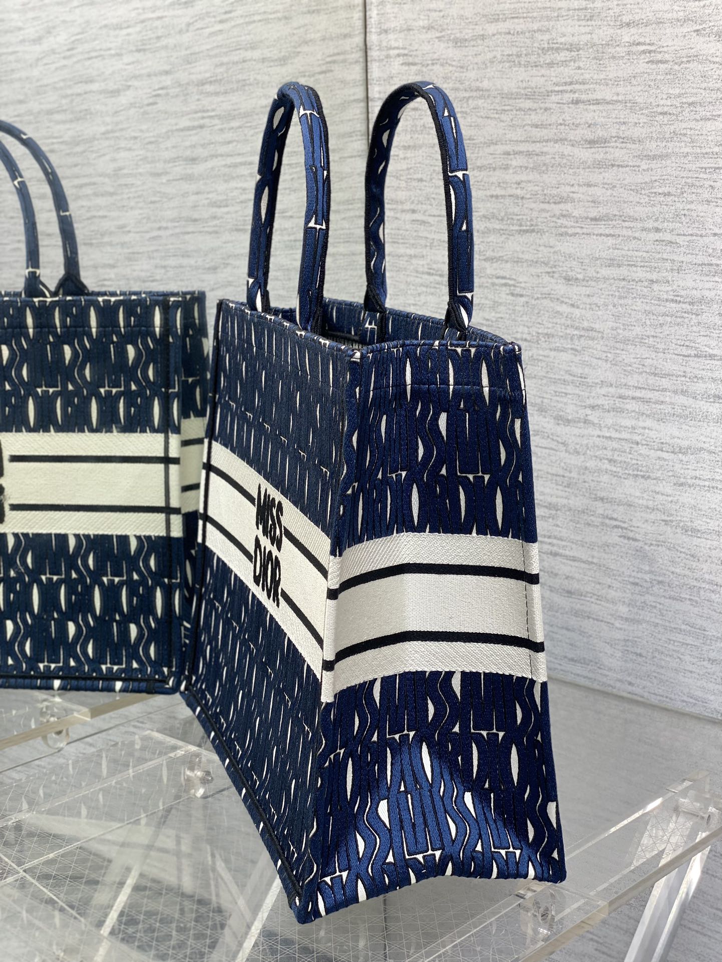 MISS LARGE TOTE 42 IN WHITE MIX DEEP COVE BLUE CANVAS