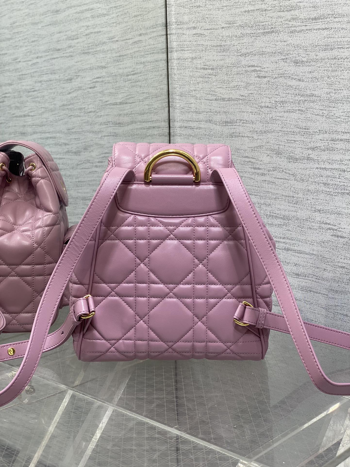 MEDIUM 25 CARO BACKPACK FLAMINGO PINK MACROCANNAGE LAMBSKIN