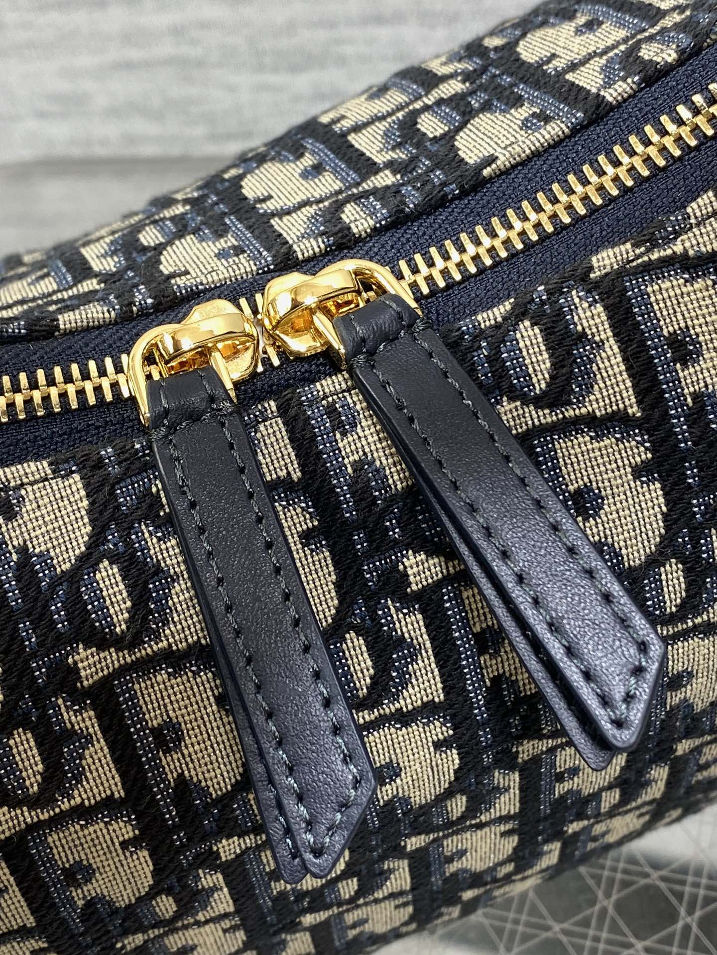 DIOR 25S MEDIUM D-DREAM BAG 24 IN BLUE DIOR OBLIQUE JACQUARD AND SMOOTH CALFSKIN