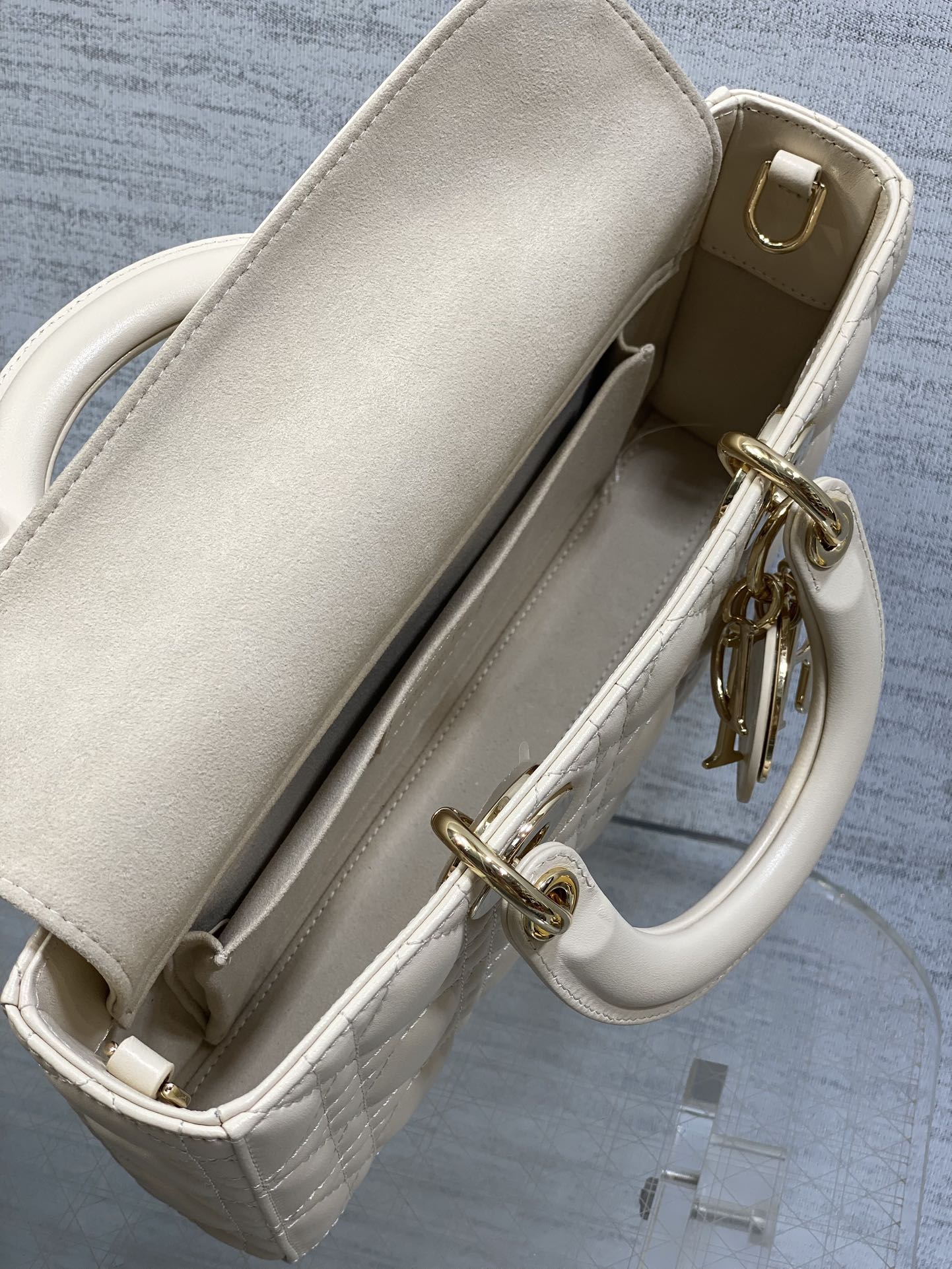 DIOR 25S MEDIUM LADY D-JOY 26 IN BEIGE LAMBSKIN GOLD HARDWARE