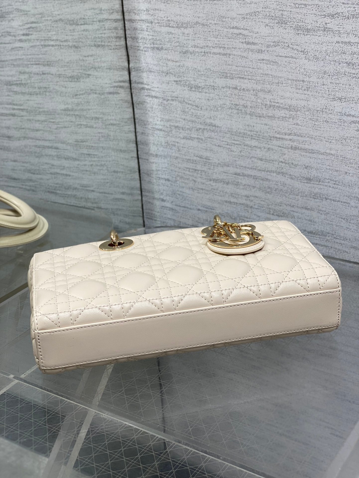 DIOR 25S MEDIUM LADY D-JOY 26 IN BEIGE LAMBSKIN GOLD HARDWRE