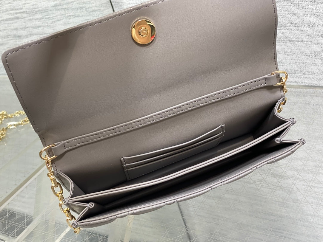 DIOR 25S DIOR TALK PHONE POUCH 21 IN DIRTY LILAC CANNAGE LAMBSKIN GOLD HARDWRE