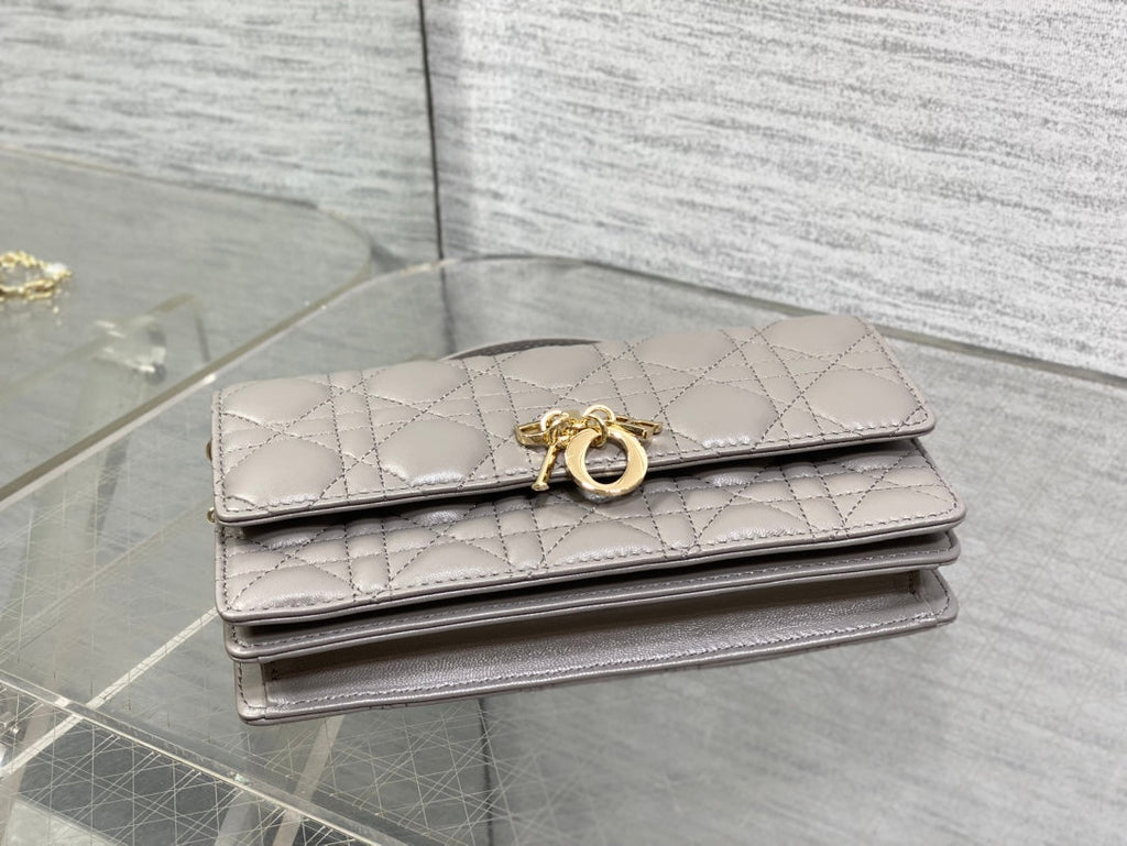 DIOR 25S DIOR TALK PHONE POUCH 21 IN DIRTY LILAC CANNAGE LAMBSKIN GOLD HARDWARE