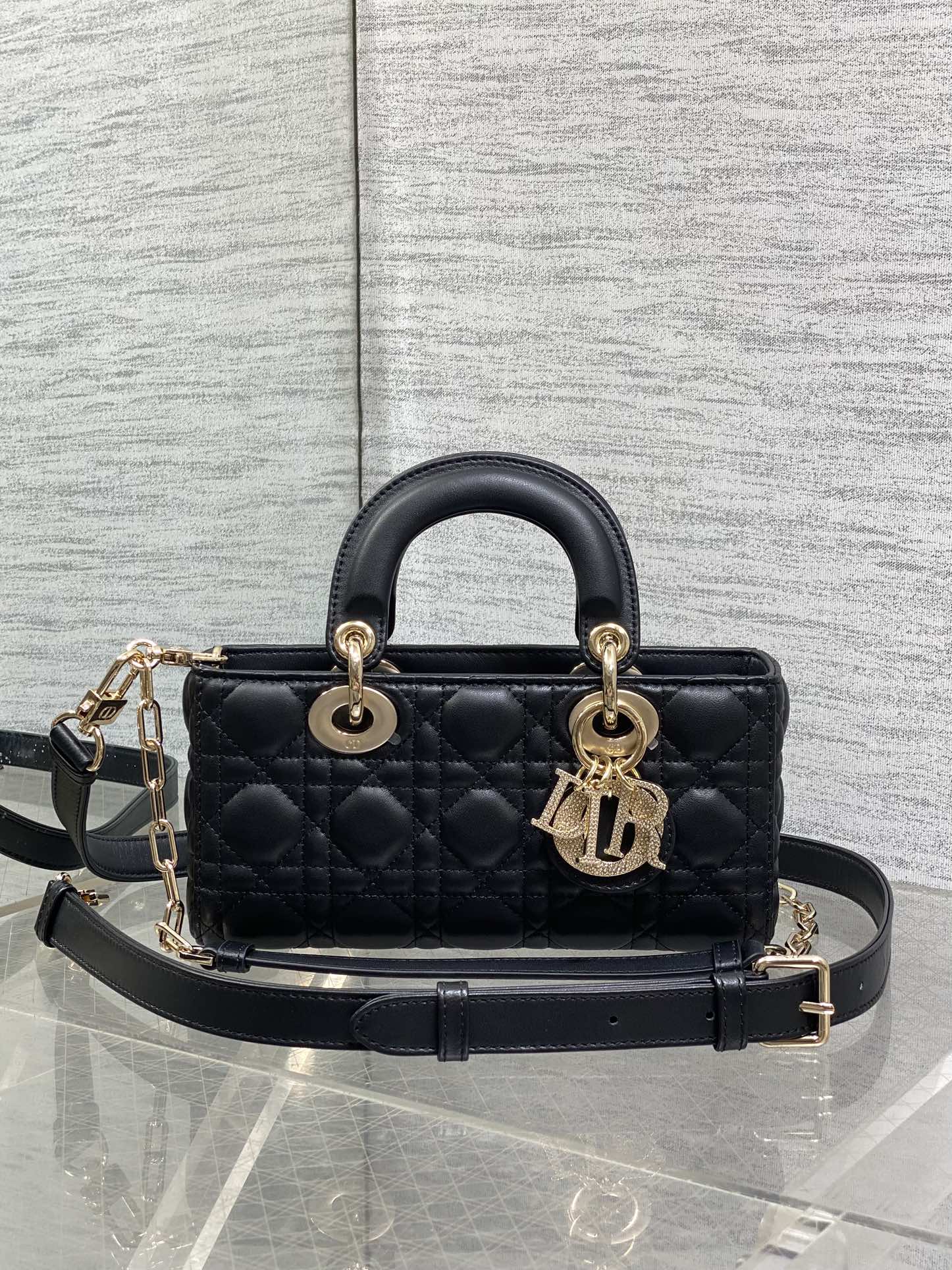DIOR 25S SMALL LADY D‑JOY BAG 22 IN BLACK CALFSKIN GOLD HARDWRE