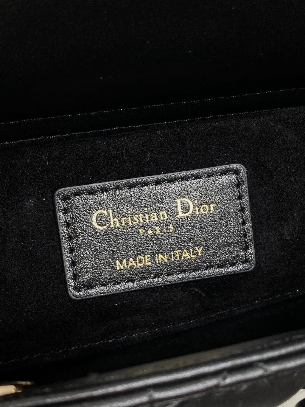 DIOR 25S SMALL LADY D‑JOY BAG 22 IN BLACK CALFSKIN GOLD HARDWRE