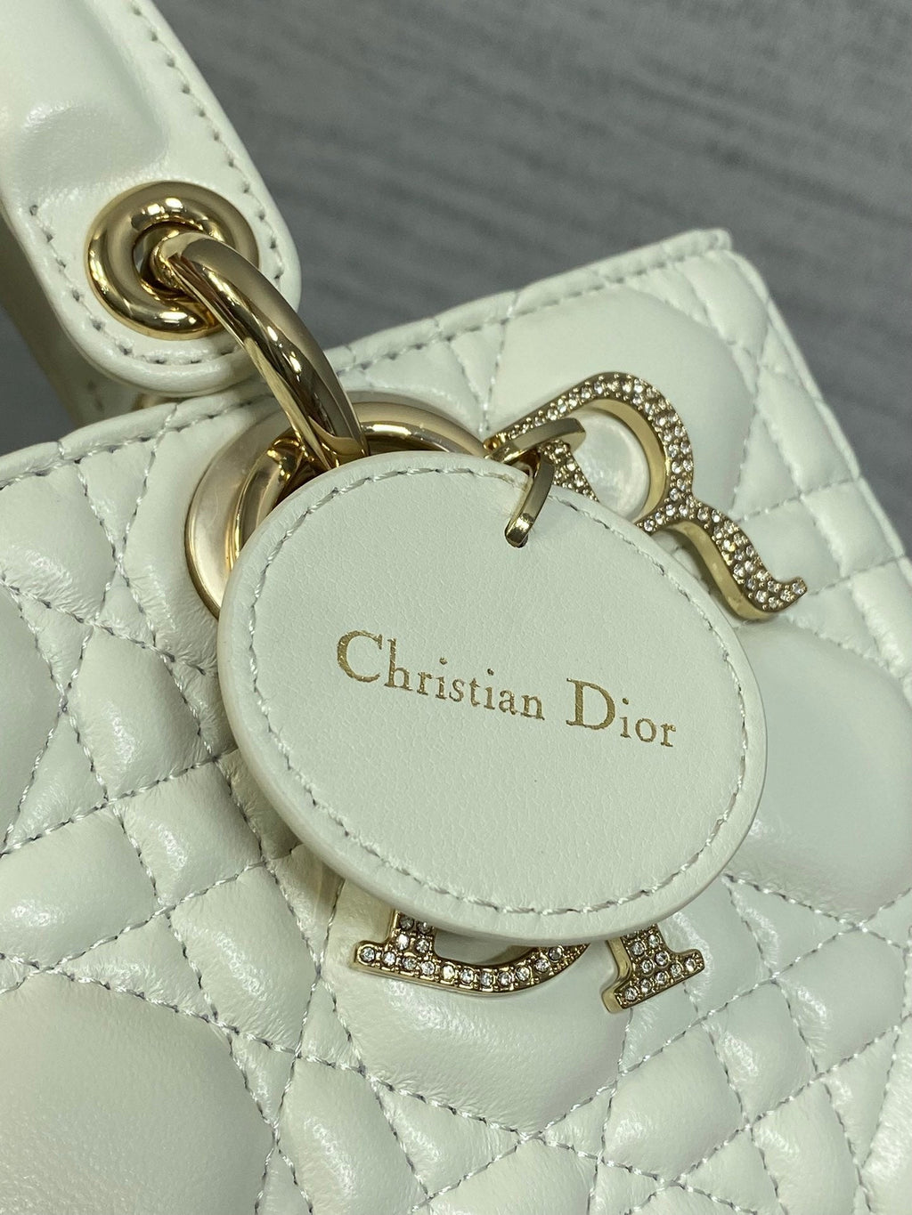 DIOR 25S SMALL LADY D‑JOY BAG 22 IN IVORY CALFSKIN GOLD HARDWRE