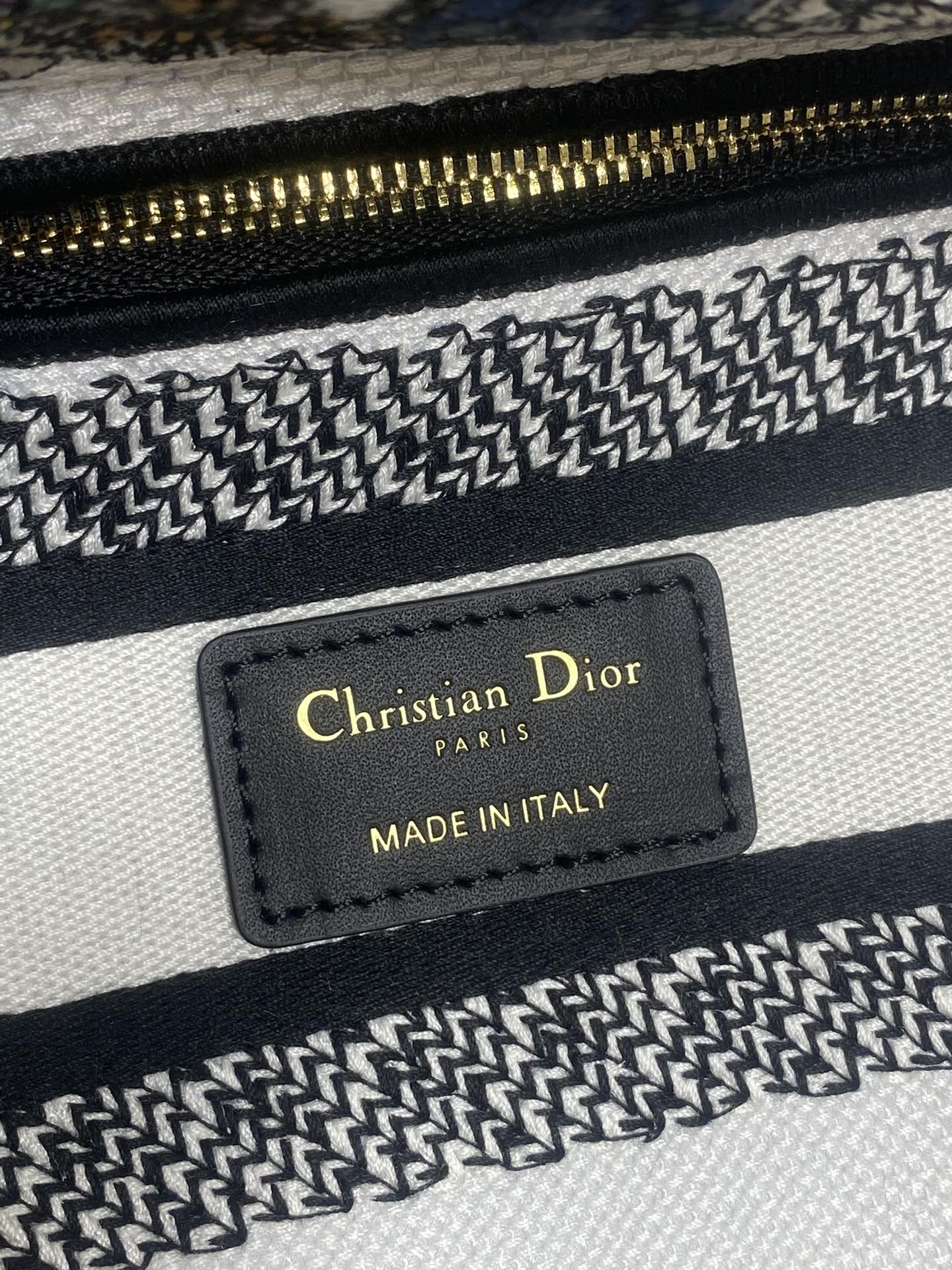 DIOR 25S SMALL LADY D-LITE BAG 24 IN WHITE RED DIOR STAR EMBROIDERY