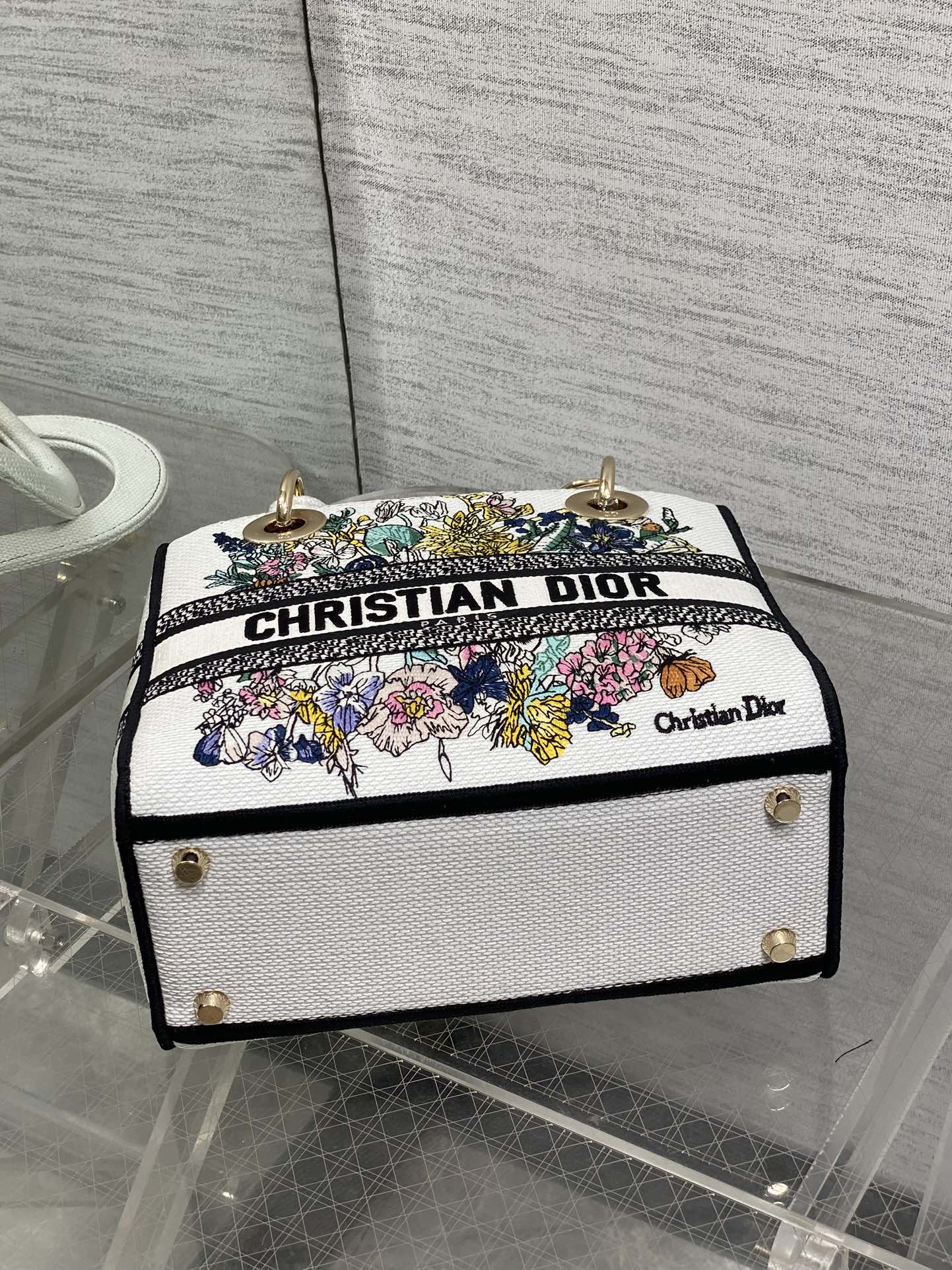 DIOR 25S SMALL LADY D-LITE BAG 24 IN WHITE DIOR FLOWERS CALENDAR ALLOVER EMBROIDERY