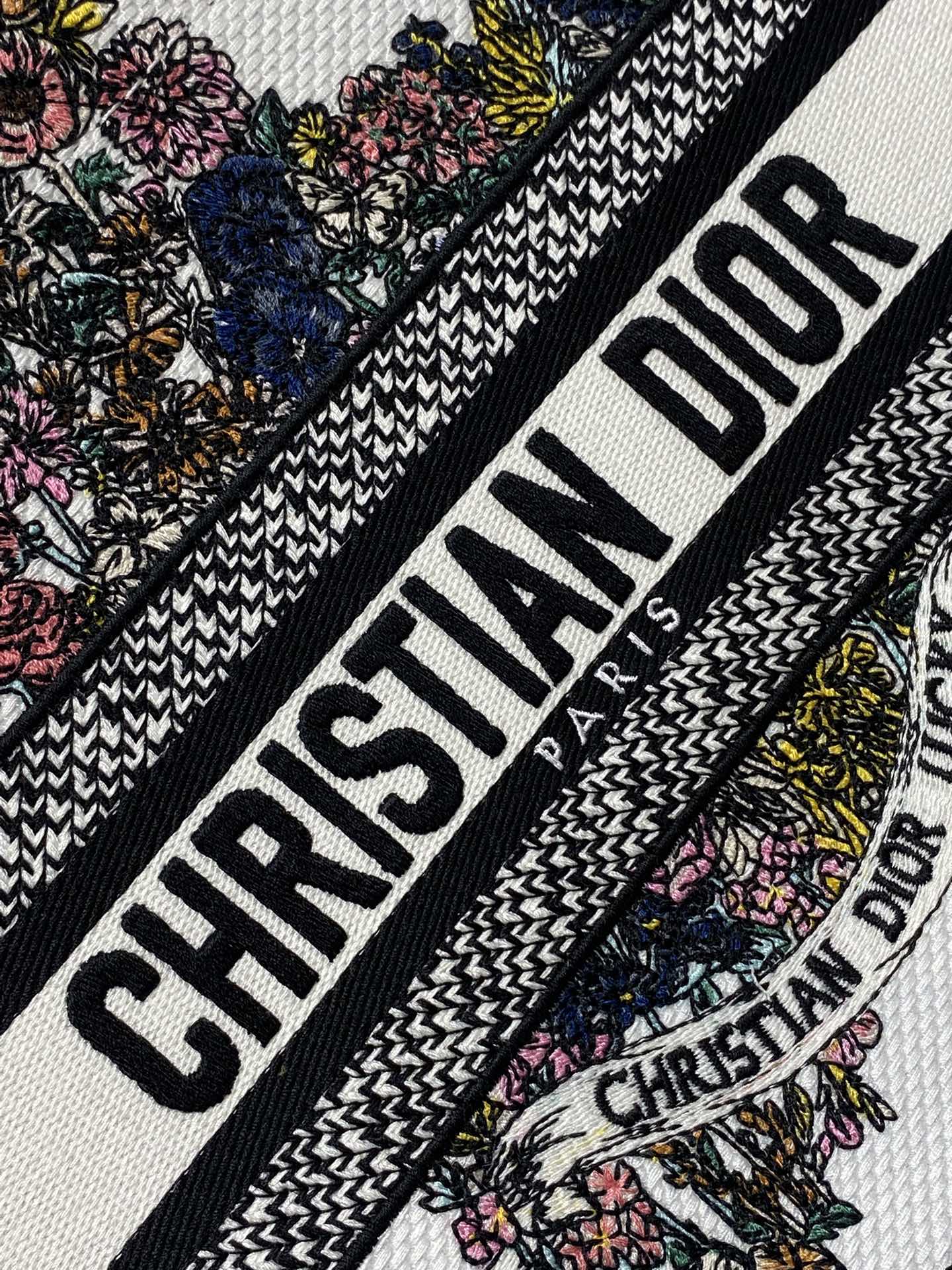 DIOR 25S LUCKY SMALL DIOR BOOK TOTE 26 IN WHITE MULTICOLOR DIOR STAR EMBROIDERY