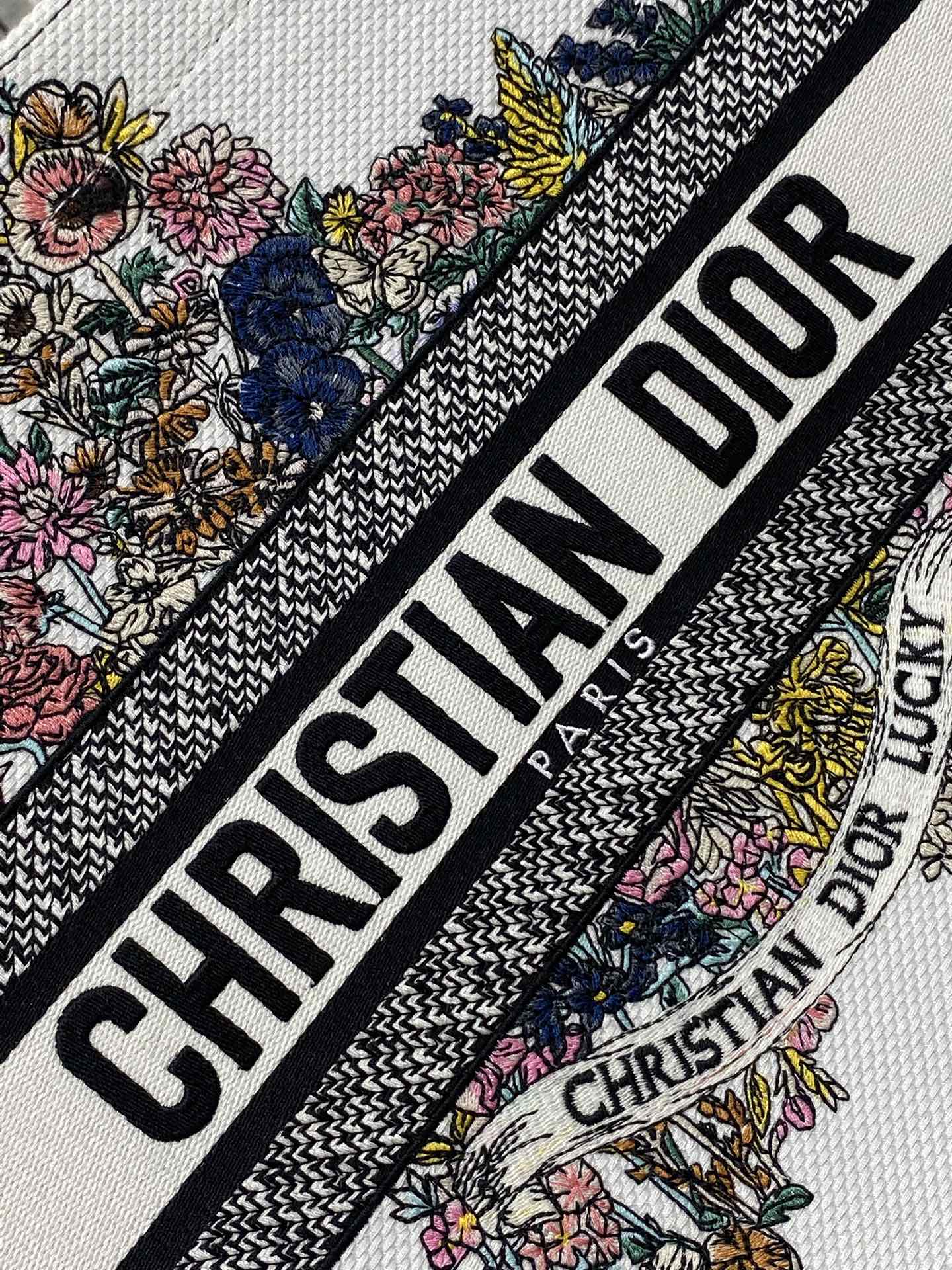 DIOR 25S LUCKY MEDIUM DIOR BOOK TOTE 36 IN WHITE MULTICOLOR DIOR STAR EMBROIDERY