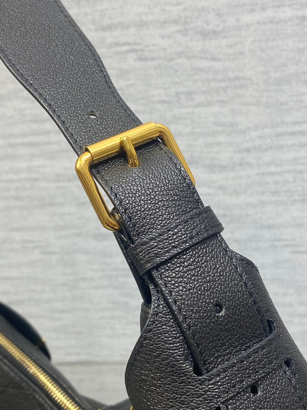 DIOR 25S MEDIUM VOYAGE BAG 28 IN BLACK FLAT MACROCANNAGE GRAINED CALFSKIN