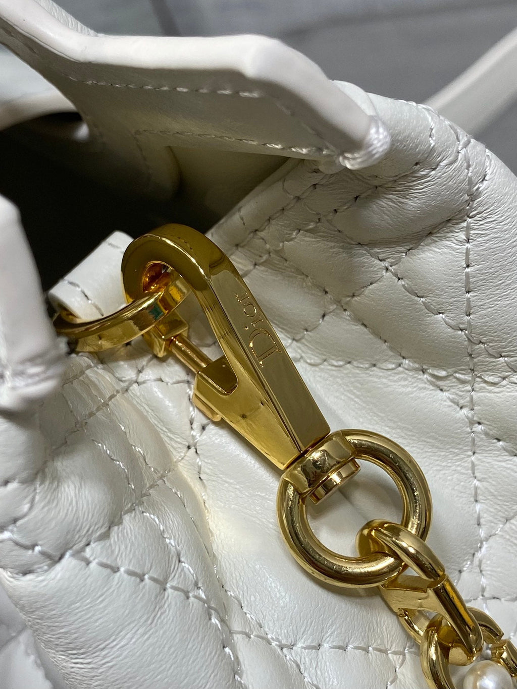 DIOR 25S JOLIE TOP HANDLE MINI BAG 18 IN WHITE CALFSKIN GOLD HARDWARE