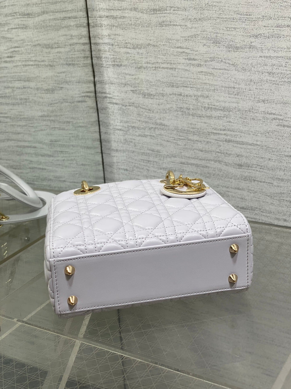 DIOR 25S LADY DIOR BAG 20 IN LILAC CANNAGE CALFSKIN GOLD HARDWRE