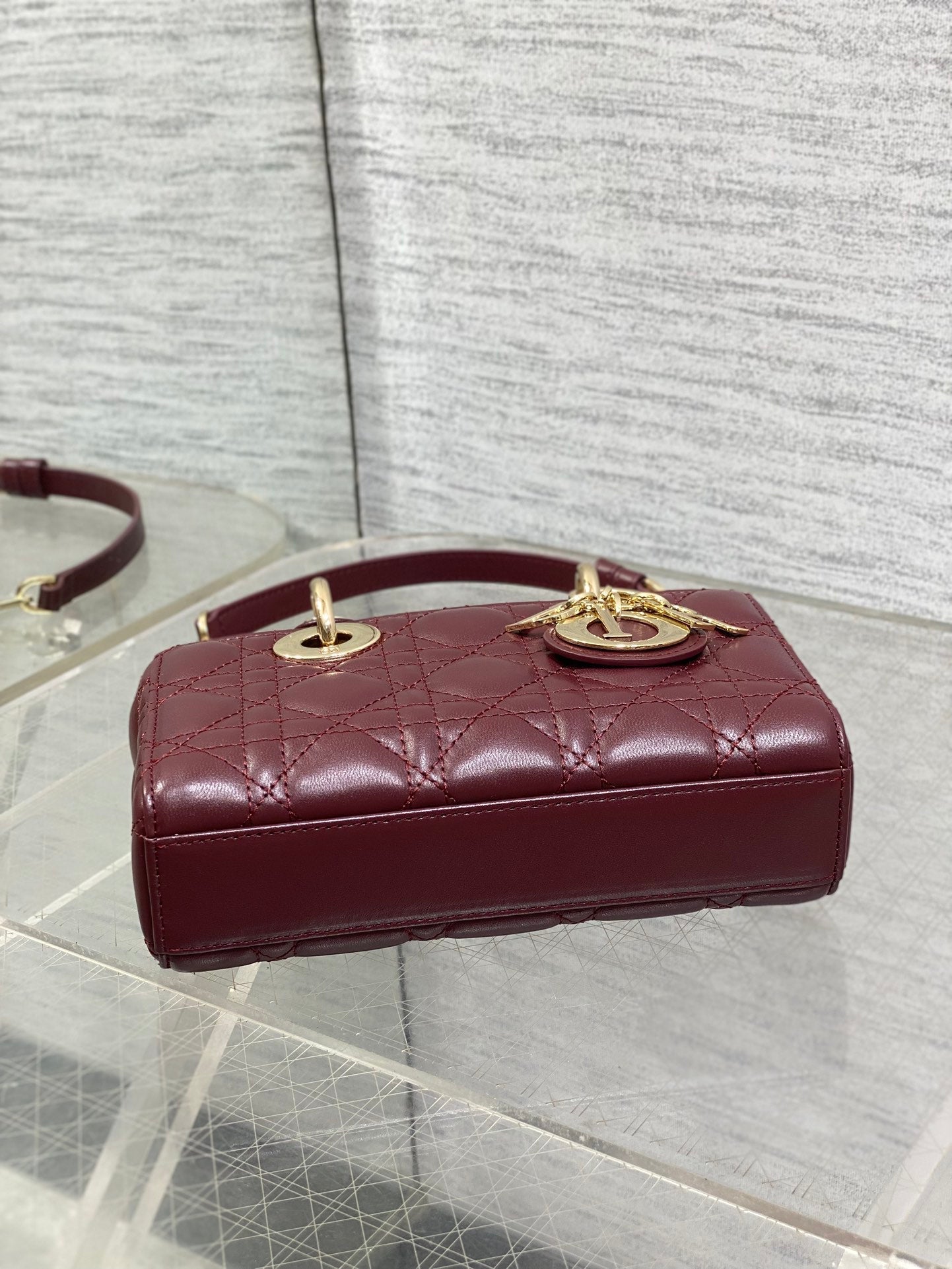 DIOR 25S SMALL LADY D‑JOY BAG 19 IN BURGUNDY CANNAGE CALFSKIN GOLD HARDWRE