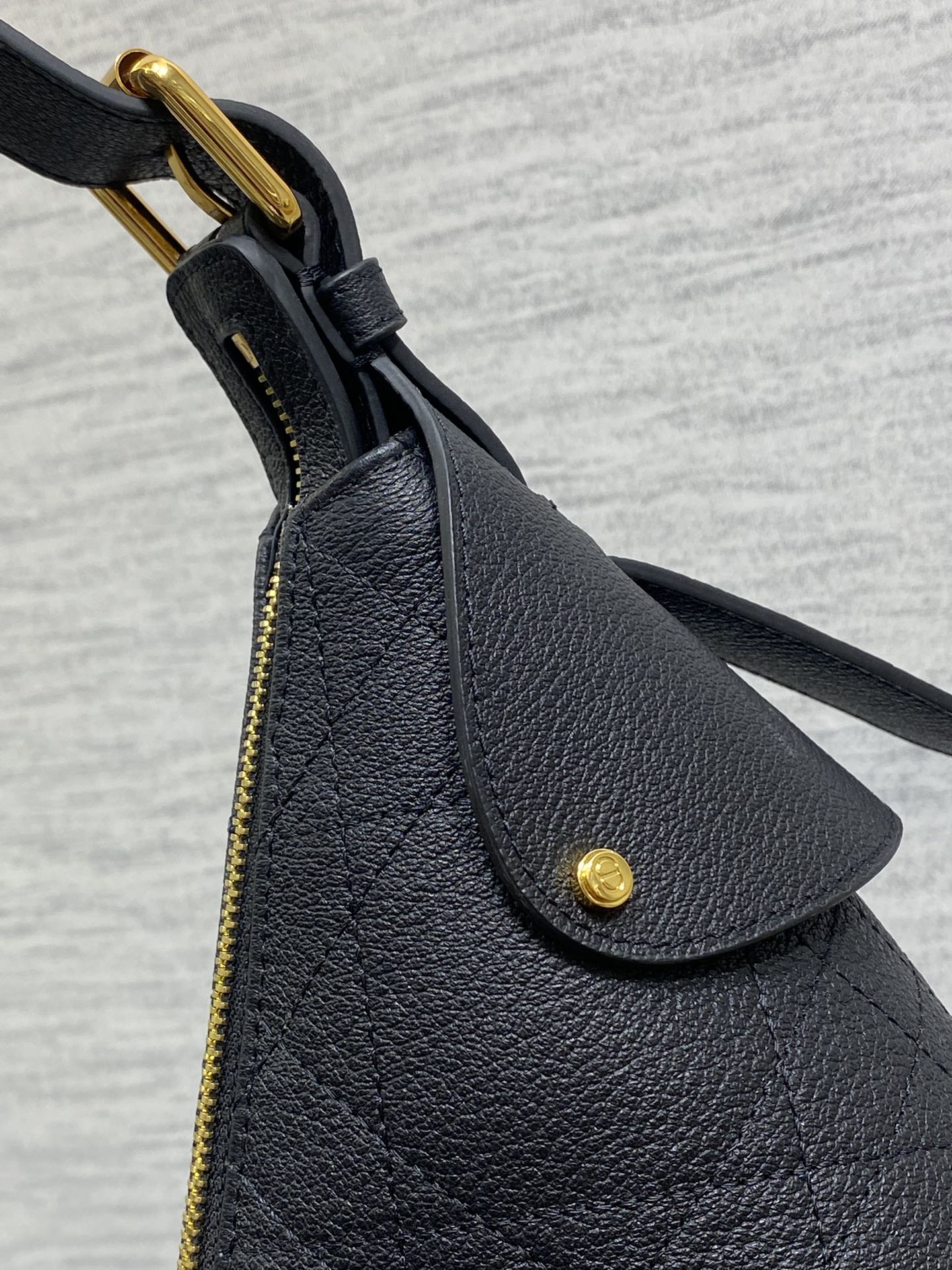 DIOR 25S VOYAGE BAG 34 IN BLACK FLAT MACROCANNAGE GRAINED CALFSKIN