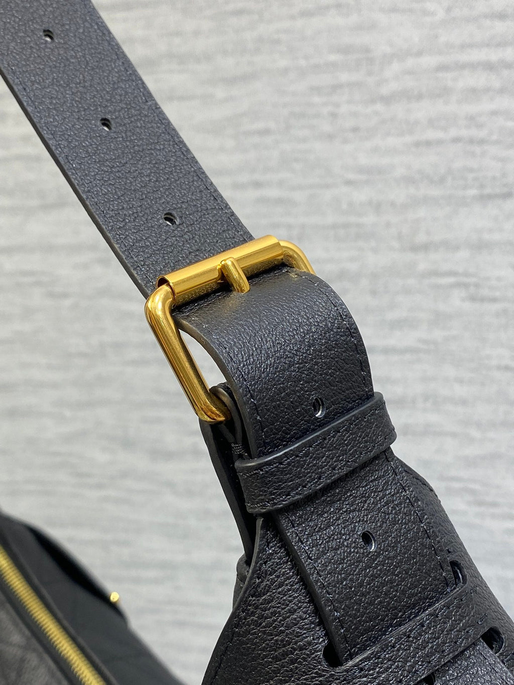 DIOR 25S VOYAGE BAG 34 IN BLACK FLAT MACROCANNAGE GRAINED CALFSKIN