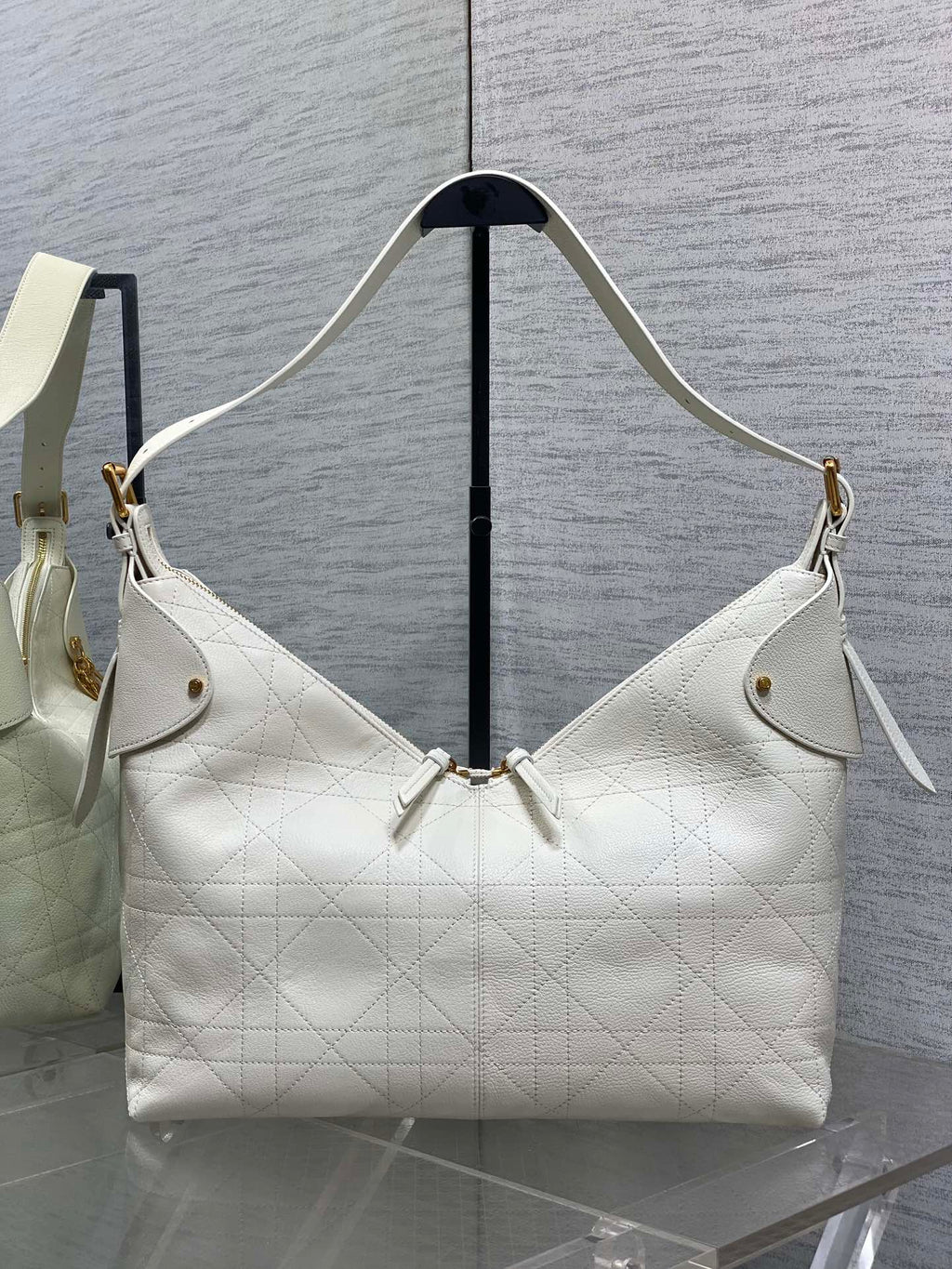 DIOR 25S VOYAGE BAG 34 IN IVORY FLAT MACROCANNAGE GRAINED CALFSKIN