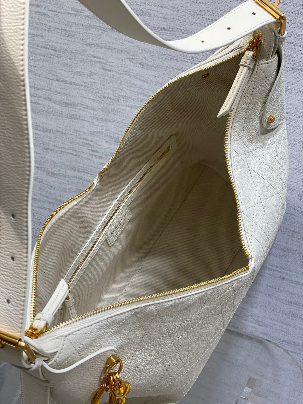 DIOR 25S VOYAGE BAG 34 IN IVORY FLAT MACROCANNAGE GRAINED CALFSKIN