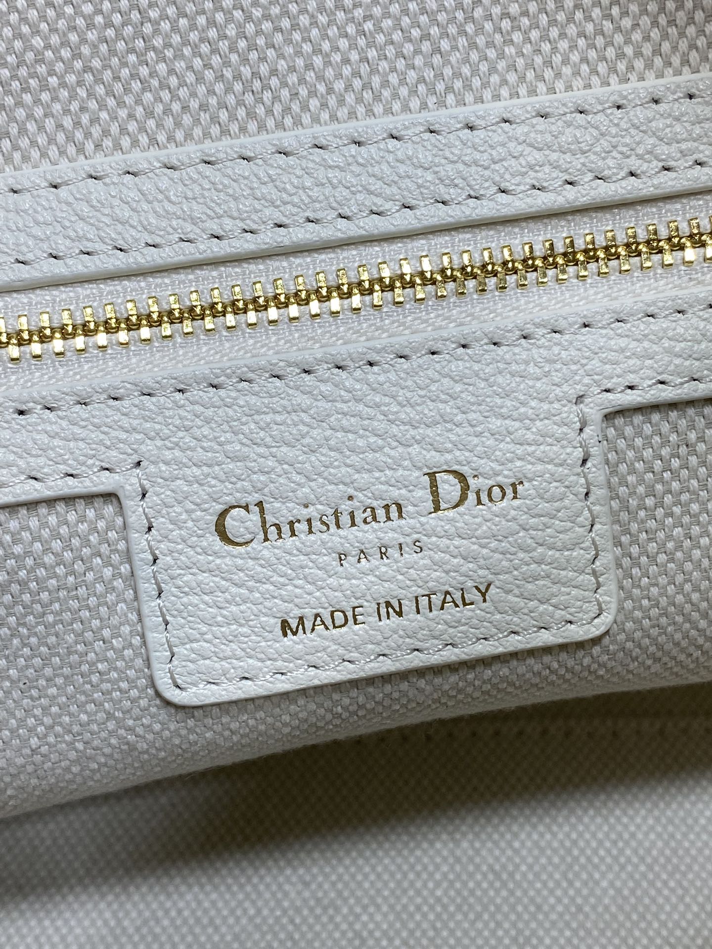 DIOR 25S VOYAGE BAG 34 IN IVORY FLAT MACROCANNAGE GRAINED CALFSKIN