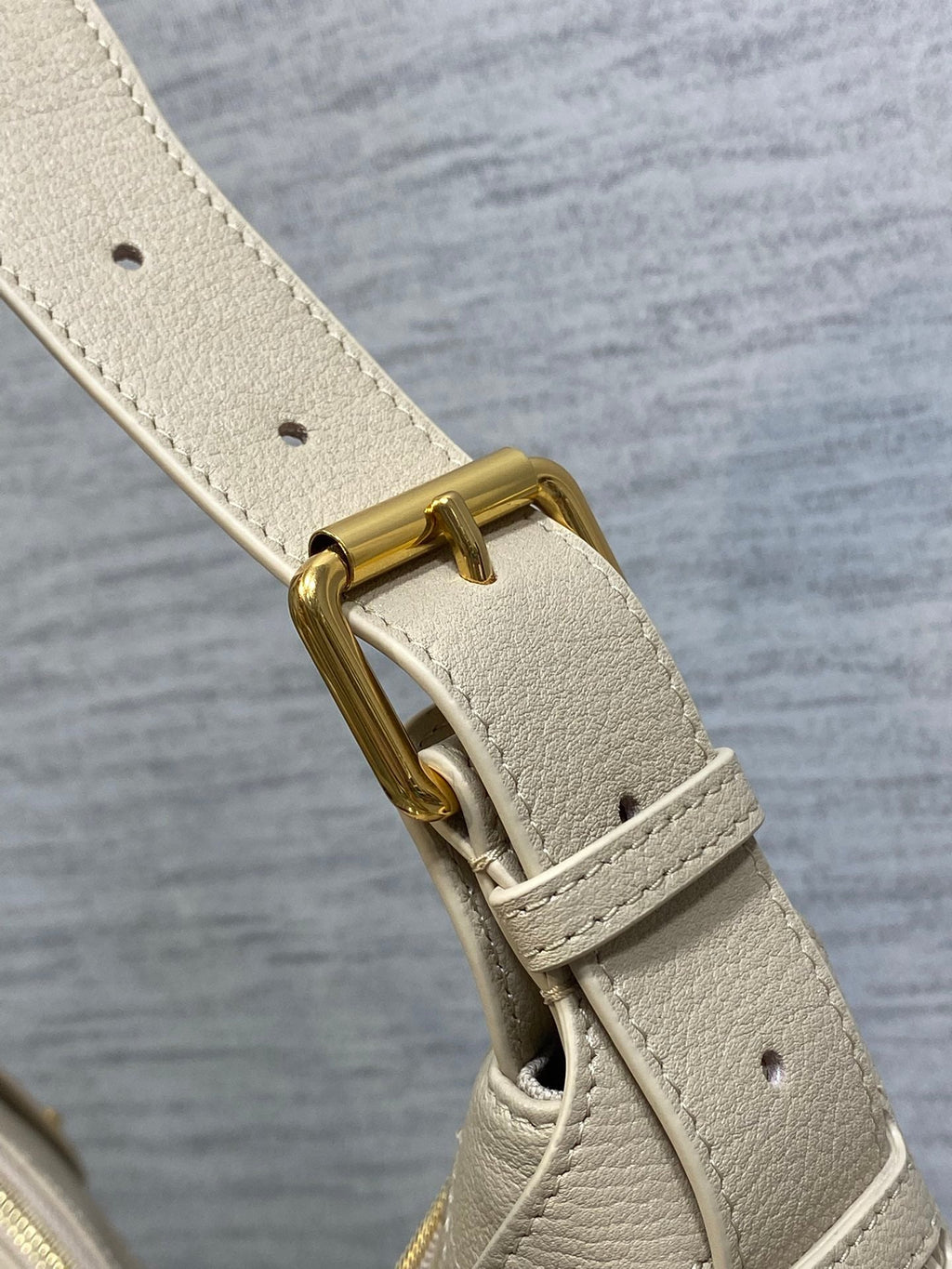 DIOR 25S MEDIUM VOYAGE BAG 28 IN POWDER BEIGE FLAT MACROCANNAGE GRAINED CALFSKIN