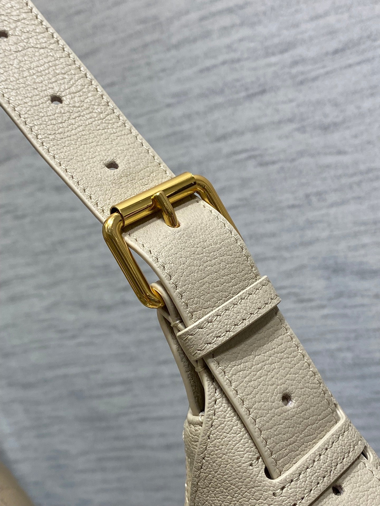 DIOR 25S VOYAGE BAG 34 IN POWDER BEIGE FLAT MACROCANNAGE GRAINED CALFSKIN