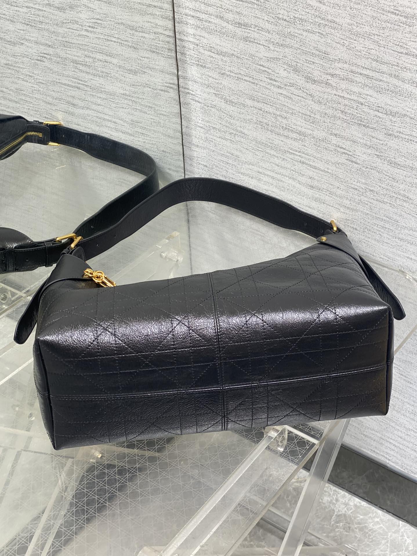 DIOR 25S VOYAGE BAG 34 IN BLACK FLAT MACROCANNAGE GRAINED GLOSSY CALFSKIN