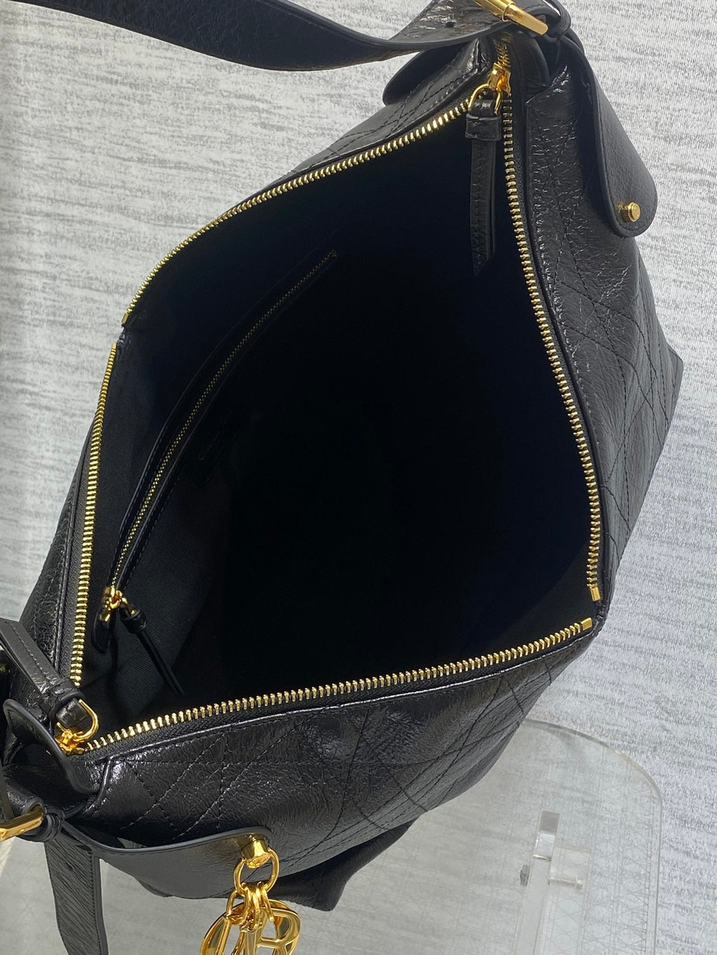 DIOR 25S VOYAGE BAG 34 IN BLACK FLAT MACROCANNAGE GRAINED GLOSSY CALFSKIN