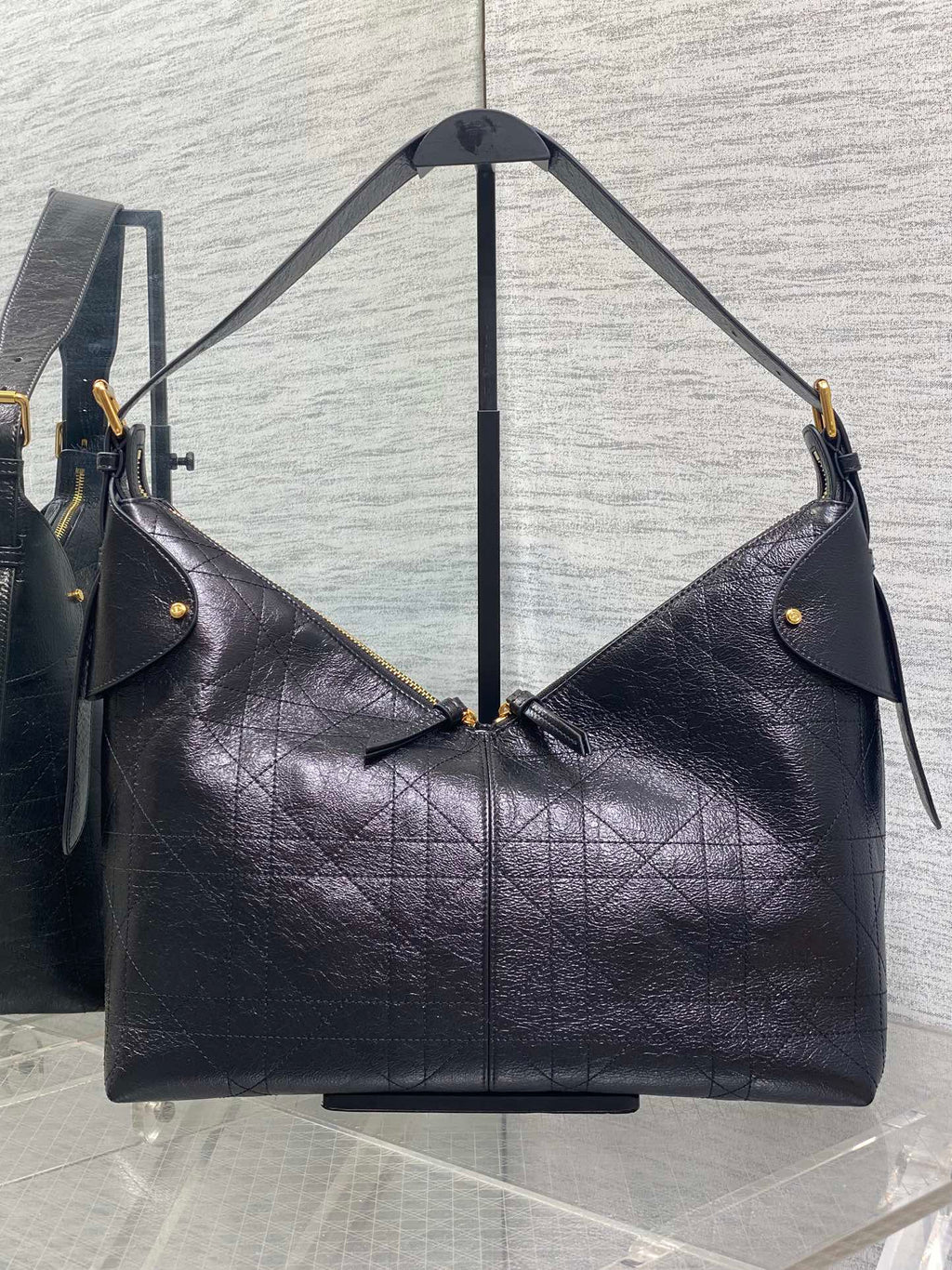 DIOR 25S VOYAGE BAG 34 IN BLACK FLAT MACROCANNAGE GRAINED GLOSSY CALFSKIN