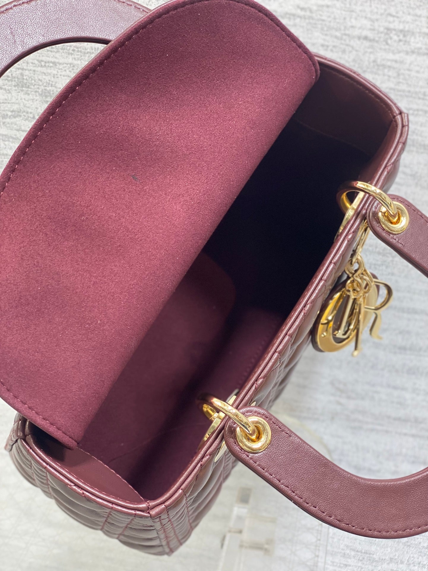 DIOR 25S MEDIUM LADY BAG 24 IN BURGUNDY CALFSKIN GOLD HARDWRE