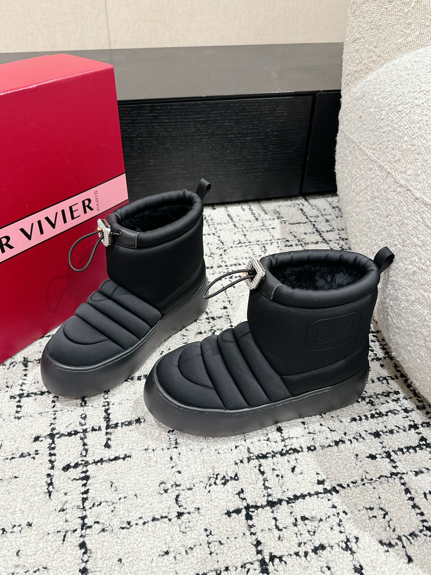 VIV' UP ANKLE BOOTS IN BLACK TECHNICAL FABRIC FLEECE LINING