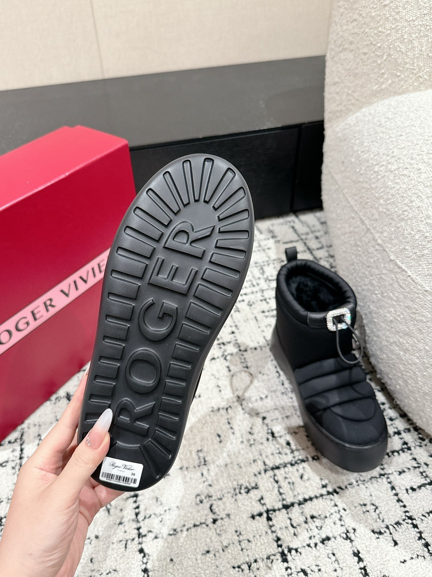 VIV' UP ANKLE BOOTS IN BLACK TECHNICAL FABRIC FLEECE LINING