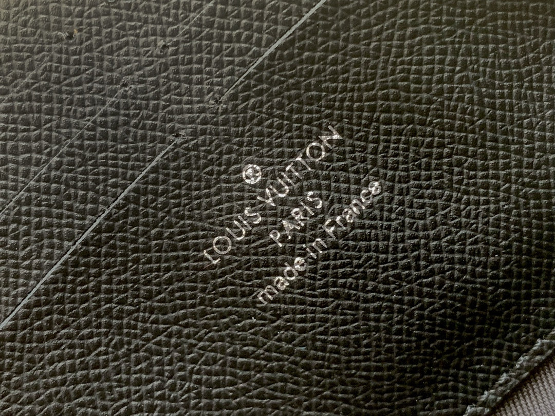 LV 25S SOFT TRUNK BAG 22 IN MONOGRAM ECLIPSE CANVAS AND CALFSKIN