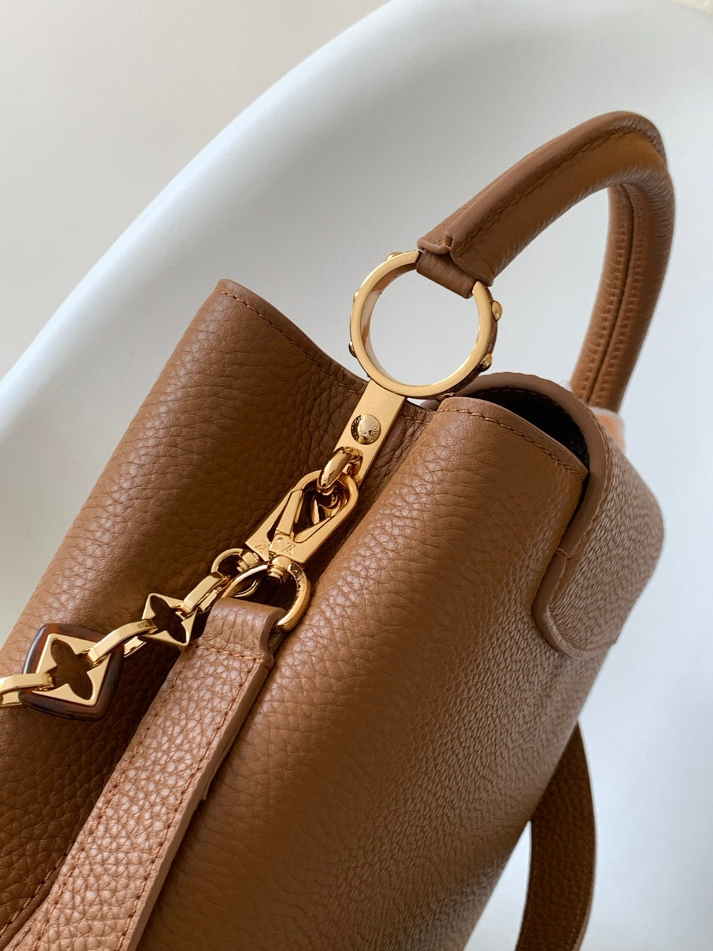 LV 25S CAPUCINES BAG 27 IN TAN CALFSKIN GOLD HARDWARE
